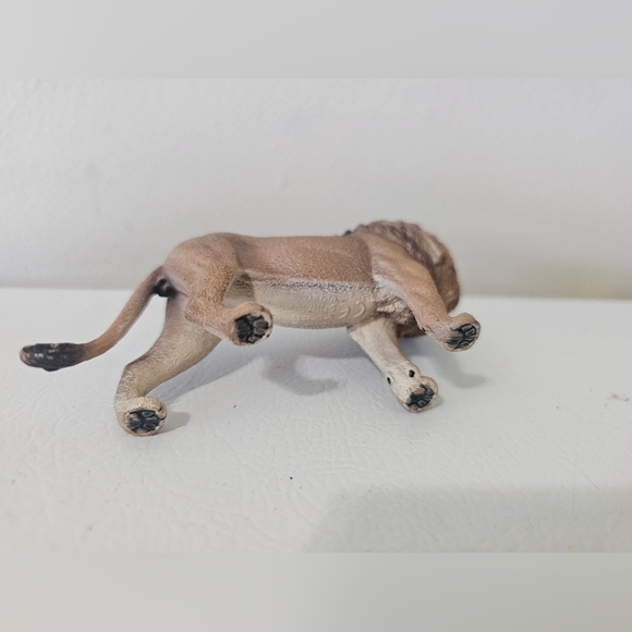 Schleich Adult Lions Wildlife Figures Set of 2 - Picture 7 of 7